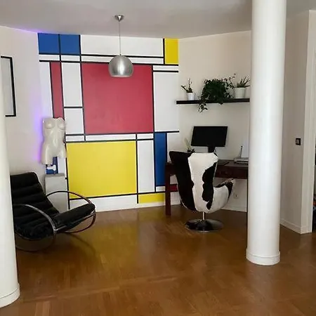 5 Pieces Avec Balcon Et Parking Apartamento Courbevoie
