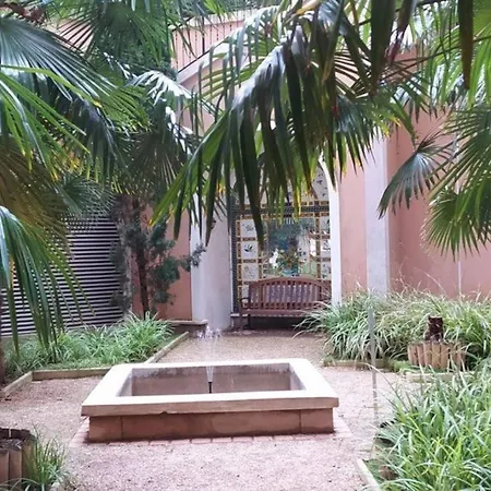 5 Pieces Avec Balcon Et Parking Courbevoie