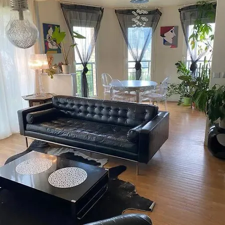 5 Pieces Avec Balcon Et Parking Apartamento Courbevoie
